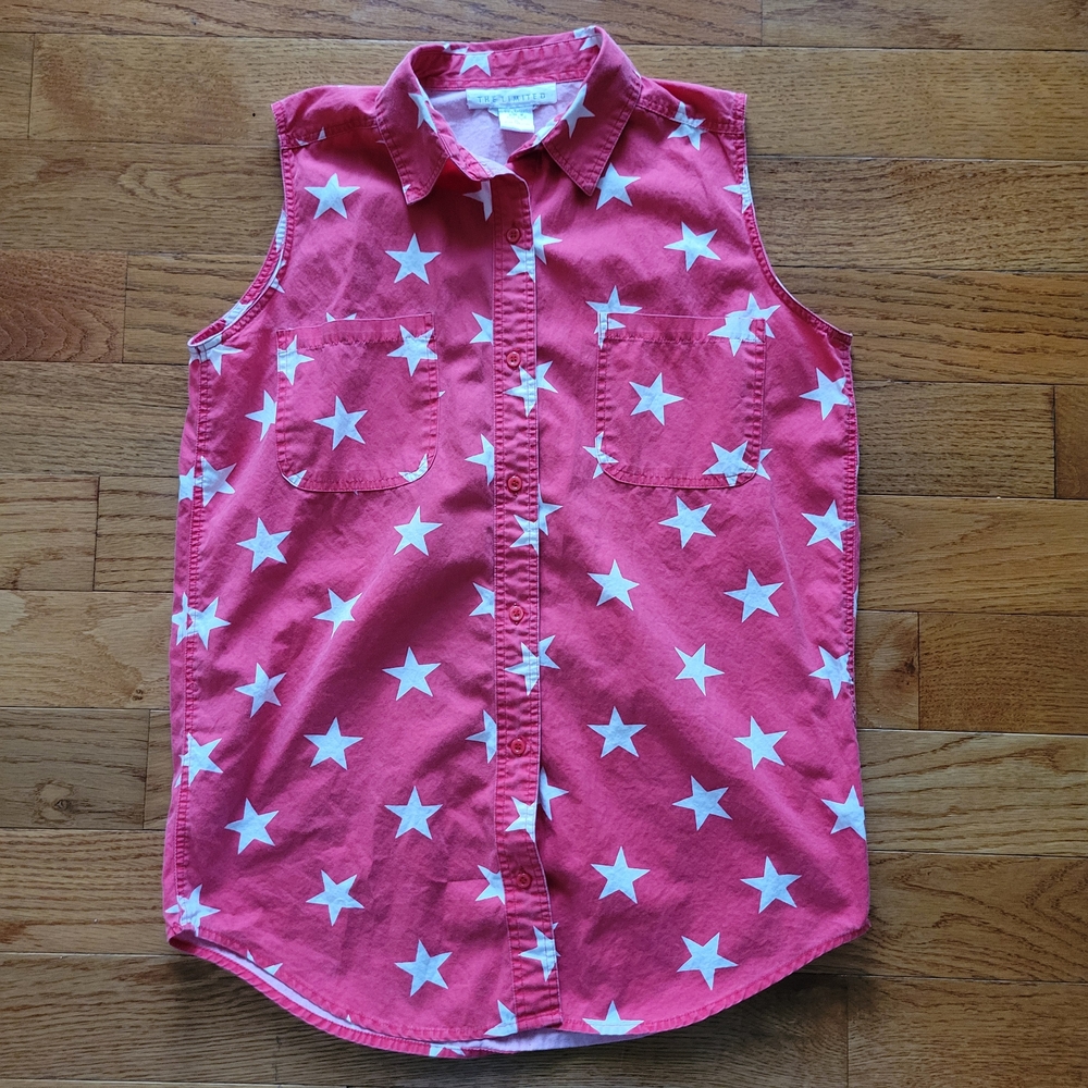 The Limited Red Star Button-Front Sleeveless Top